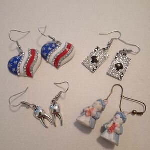 #427   Bundle Of: 4 Earrings